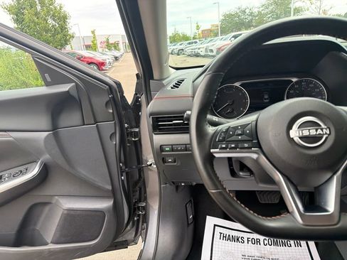 Used 2025 Nissan Sentra SR FWD image 26