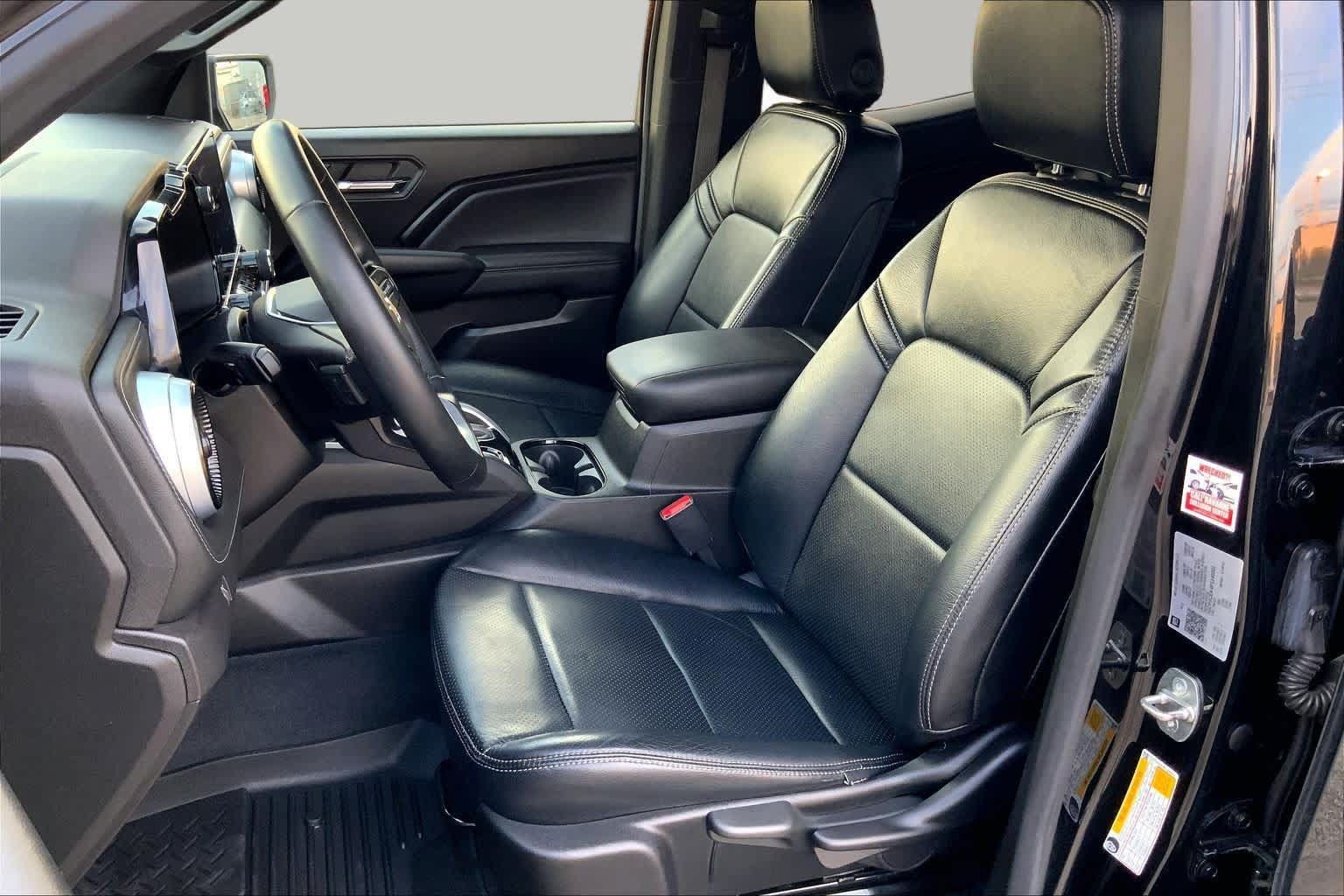 Used 2023 Chevrolet Colorado LT w/ LT Convenience Package RWD image 8