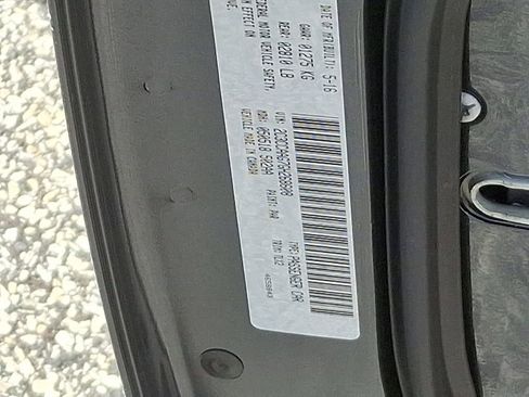 Used 2016 Chrysler 300 Limited image 27