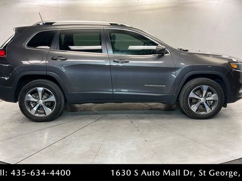 Used 2019 Jeep Cherokee Limited w/ Luxury Group AWD/4WD image 6