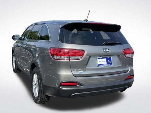 Used 2018 Kia Sorento L FWD image 4