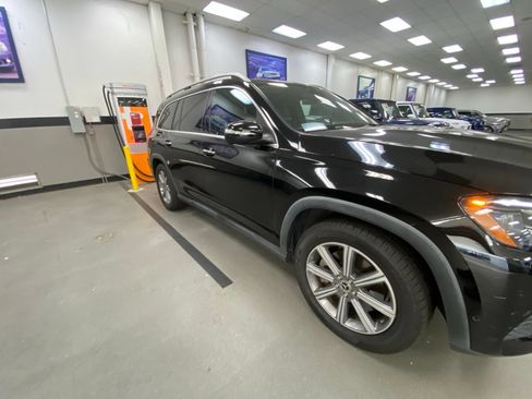 Used 2022 Mercedes-Benz GLS 450 4MATIC image 3