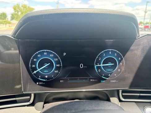 Used 2023 Hyundai Elantra SEL w/ Convenience Package FWD image 16