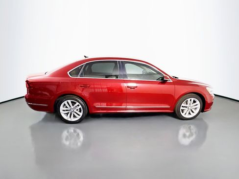 Used 2017 Volkswagen Passat 1.8T SEL Premium FWD image 11