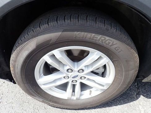 Used 2024 Ford Explorer XLT w/ Class IV Trailer Tow Package image 14