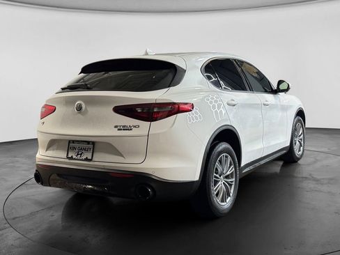 Used 2023 Alfa Romeo Stelvio Sprint image 5