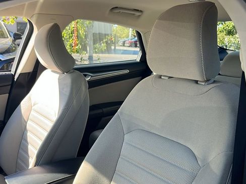 Used 2017 Ford Fusion S image 9