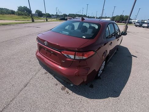 Certified 2025 Toyota Corolla LE w/ Convenience Package FWD image 5