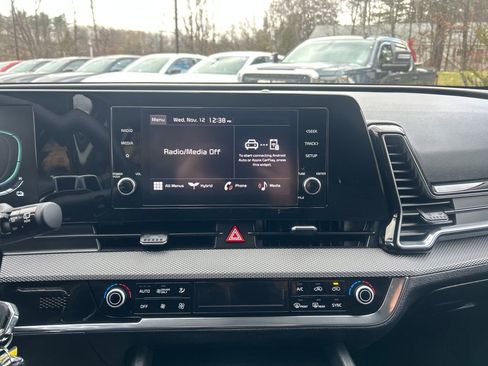 Used 2023 Kia Sportage LX image 10