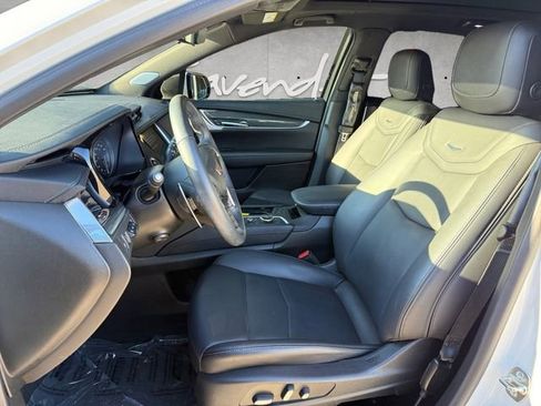 Used 2025 Cadillac XT5 Sportv w/ Technology Package image 10