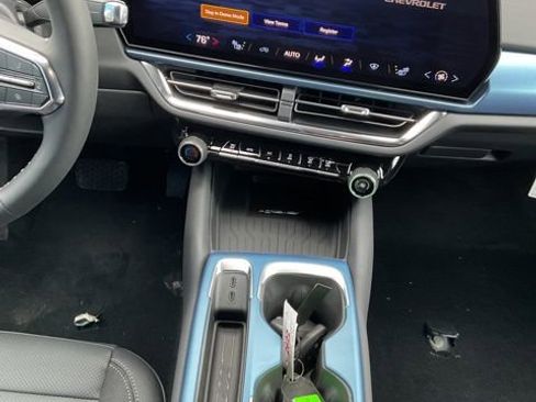 New 2026 Chevrolet Equinox EV LT image 23