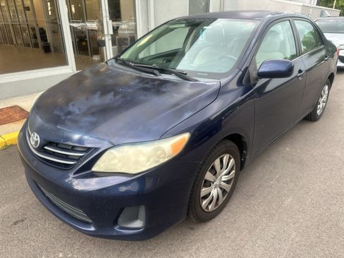 Used 2013 Toyota Corolla LE FWD image 3