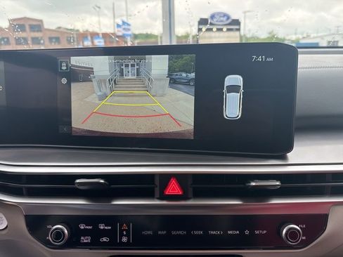 Used 2025 Kia Sorento S image 38