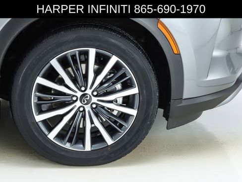Used 2025 INFINITI QX60 Sensory w/ Vision Package AWD/4WD image 15