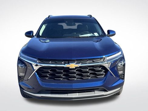 Used 2024 Chevrolet Trax LT w/ LT Convenience Package image 9