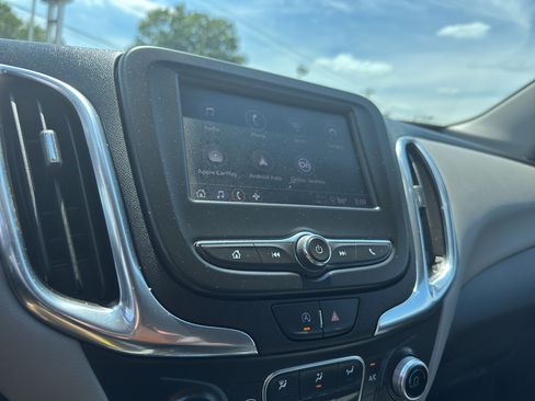 Used 2023 Chevrolet Equinox LT FWD image 12