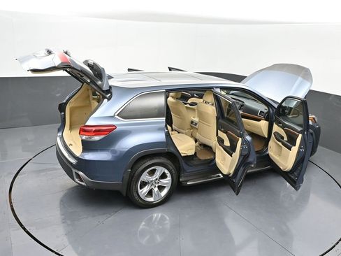Certified 2019 Toyota Highlander Limited Platinum image 55
