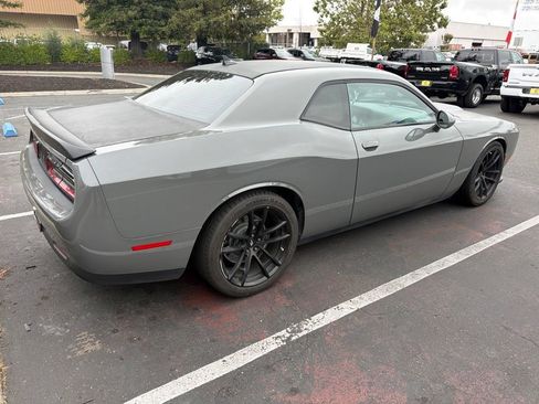 Used 2019 Dodge Challenger R/T Scat Pack w/ T/A Package RWD image 4