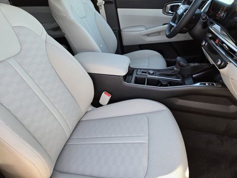 New 2026 Kia Sorento S w/ S Panoramic Sunroof Package FWD image 10