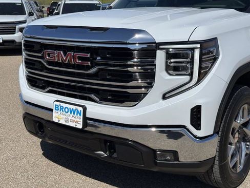 New 2026 GMC Sierra 1500 SLT image 16