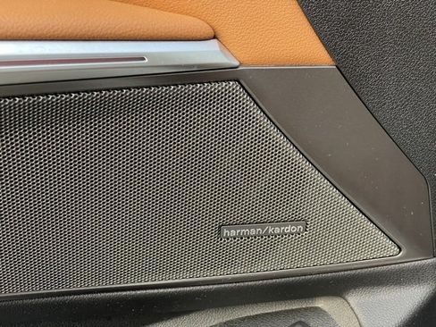 Used 2021 BMW 330i xDrive Sedan w/ Convenience Package image 12