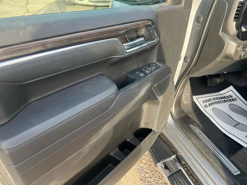 Used 2023 Chevrolet Silverado 1500 LT AWD/4WD image 13