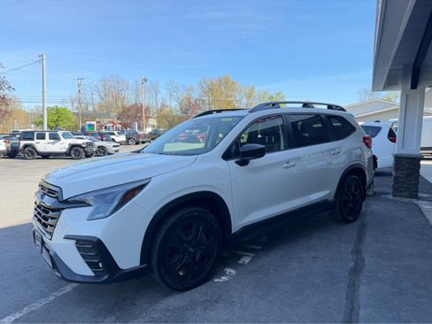 Used 2024 Subaru Ascent Onyx Edition AWD/4WD image 3
