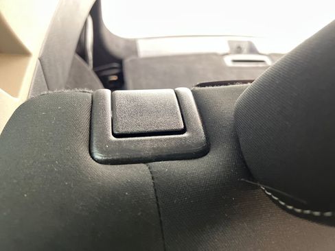 Used 2024 Nissan Rogue S image 18