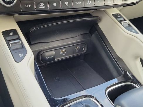 Used 2023 Kia Telluride EX w/ EX Captain's Chair Package AWD/4WD image 29