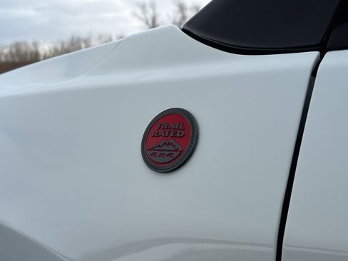 Used 2024 Jeep Compass Trailhawk w/ Trailhawk Elite Group image 10