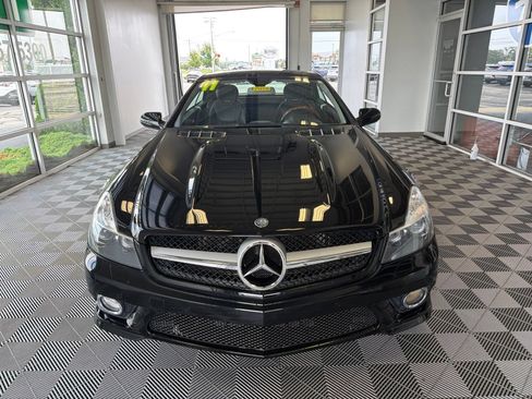 Used 2011 Mercedes-Benz SL 550 image 2