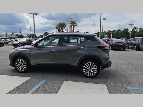 Used 2021 Nissan Kicks SV FWD image 27