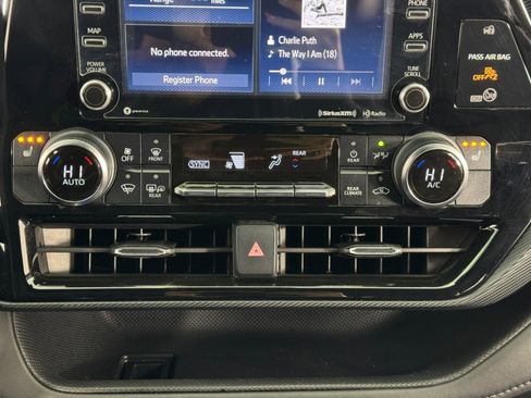 Used 2022 Toyota Highlander XSE image 26