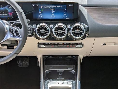 New 2026 Mercedes-Benz GLA 250 image 11