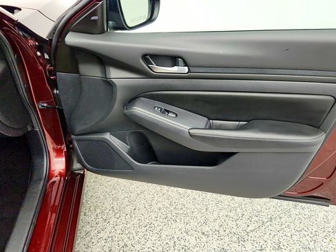 Used 2025 Nissan Altima 2.5 SV FWD image 25