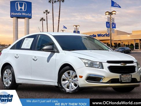 Used 2016 Chevrolet Cruze LS FWD image 1
