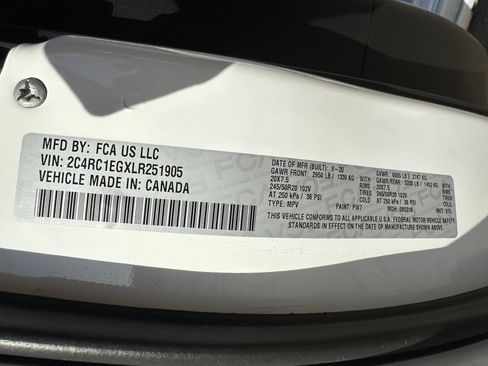 Used 2020 Chrysler Pacifica Touring-L Plus w/ S Appearance Package FWD image 10