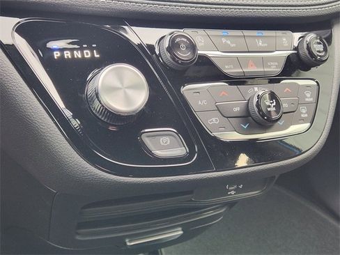New 2026 Chrysler Pacifica Select image 14