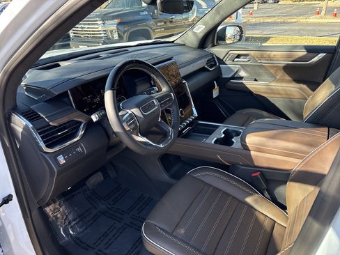 New 2026 GMC Acadia Denali Ultimate image 12