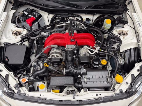 Used 2017 Toyota 86 RWD image 6