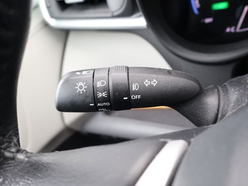 Used 2024 Toyota Sienna XLE image 36