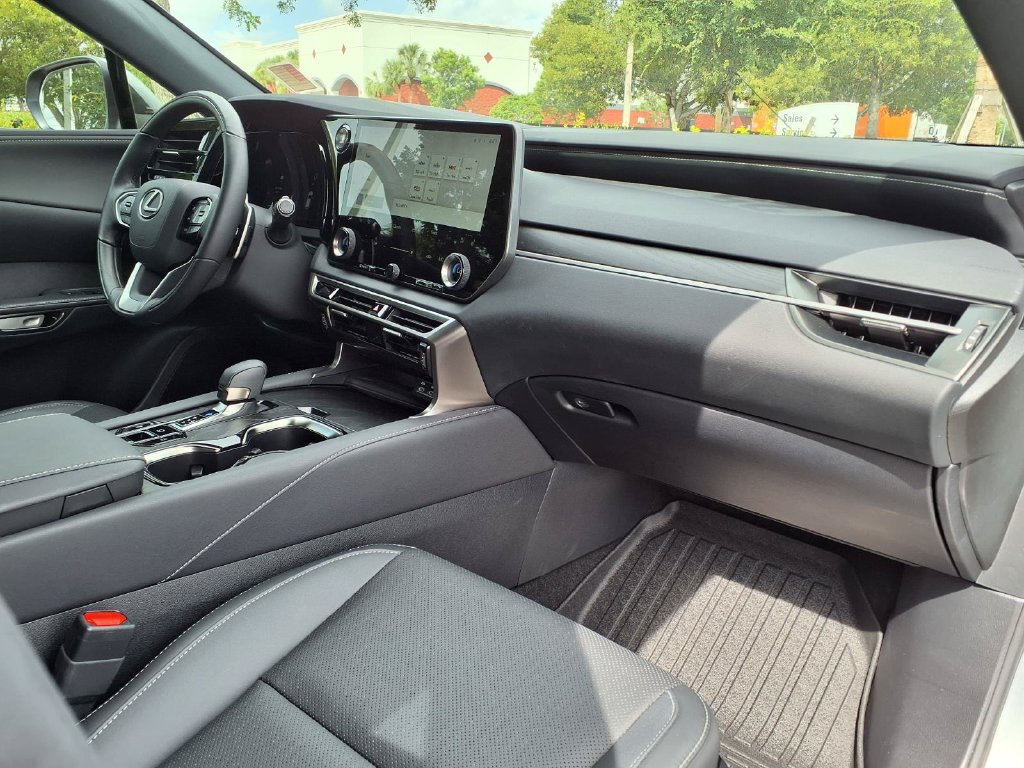 Used 2025 Lexus RX 350 Premium FWD image 13
