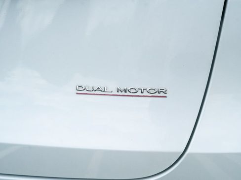 Used 2022 Tesla Model Y Performance AWD/4WD image 14