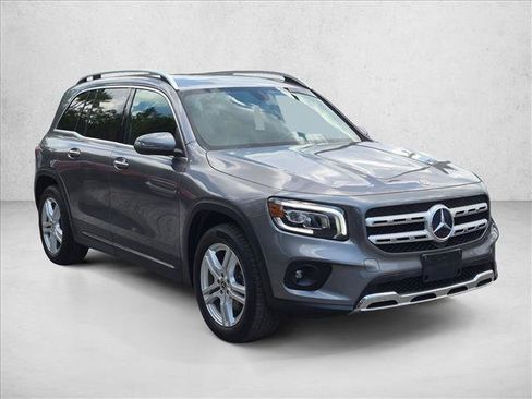 Used 2021 Mercedes-Benz GLB 250 4MATIC image 3