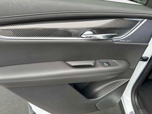 Used 2025 Cadillac XT6 Sport w/ LPO, Floor Liner Package image 11