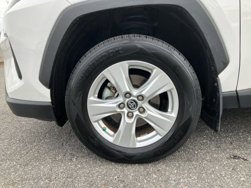 Used 2021 Toyota RAV4 LE image 31