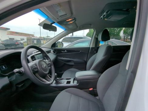 Used 2018 Kia Sorento AWD image 6