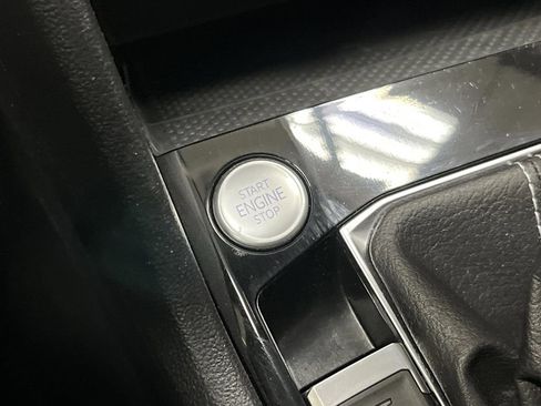 Used 2022 Volkswagen Taos SEL image 22