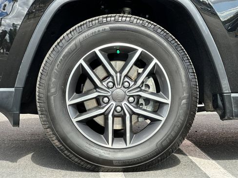 Used 2019 Jeep Grand Cherokee Limited w/ Luxury Group II RWD image 25