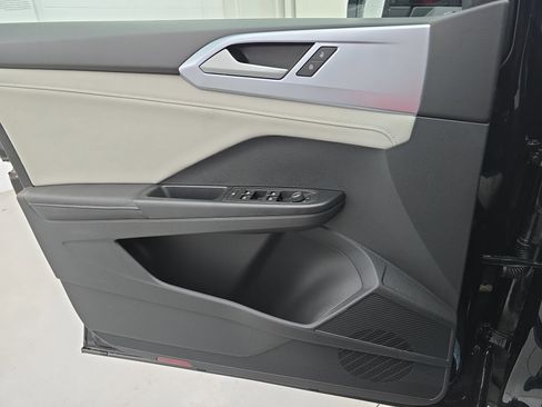 New 2026 Volkswagen Taos SE FWD image 26